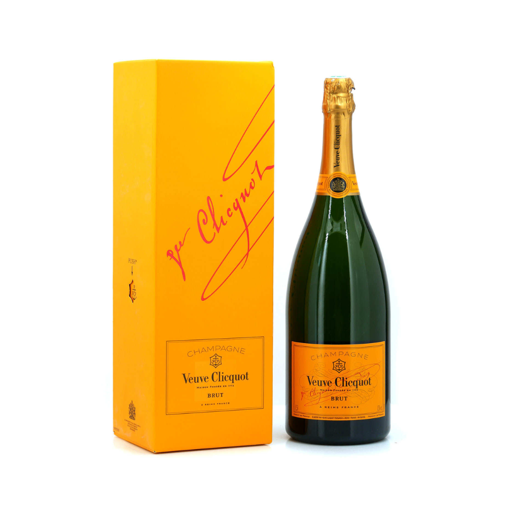 Photo of Veuve Clicquot Brut Yellow Label Champagne Gift Box