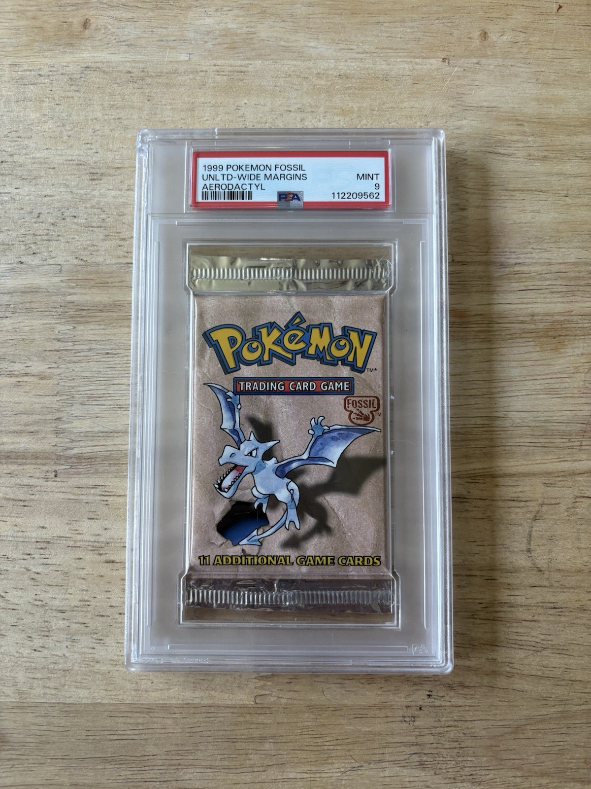 Wizards of the Coast Pokémon 1999 Fossil Booster Pack PSA 9